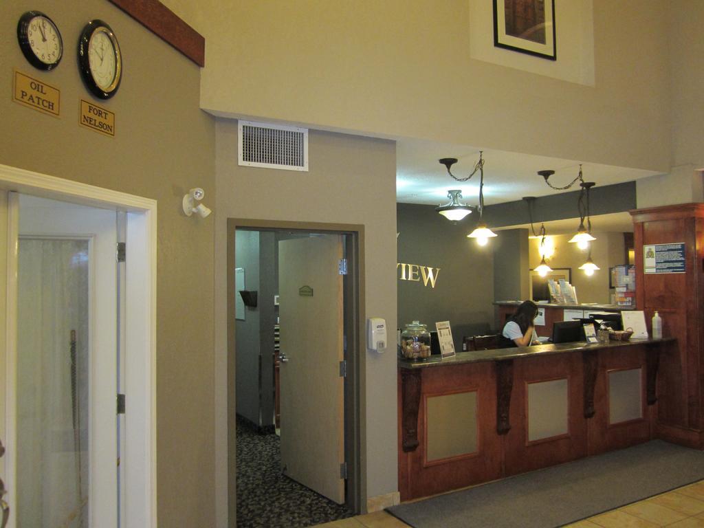 Lakeview Inns & Suites - Fort Nelson Exterior foto