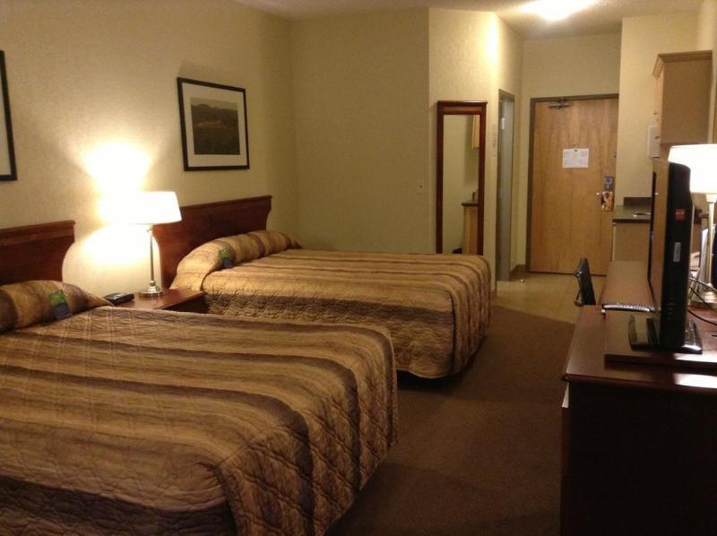 Lakeview Inns & Suites - Fort Nelson Exterior foto